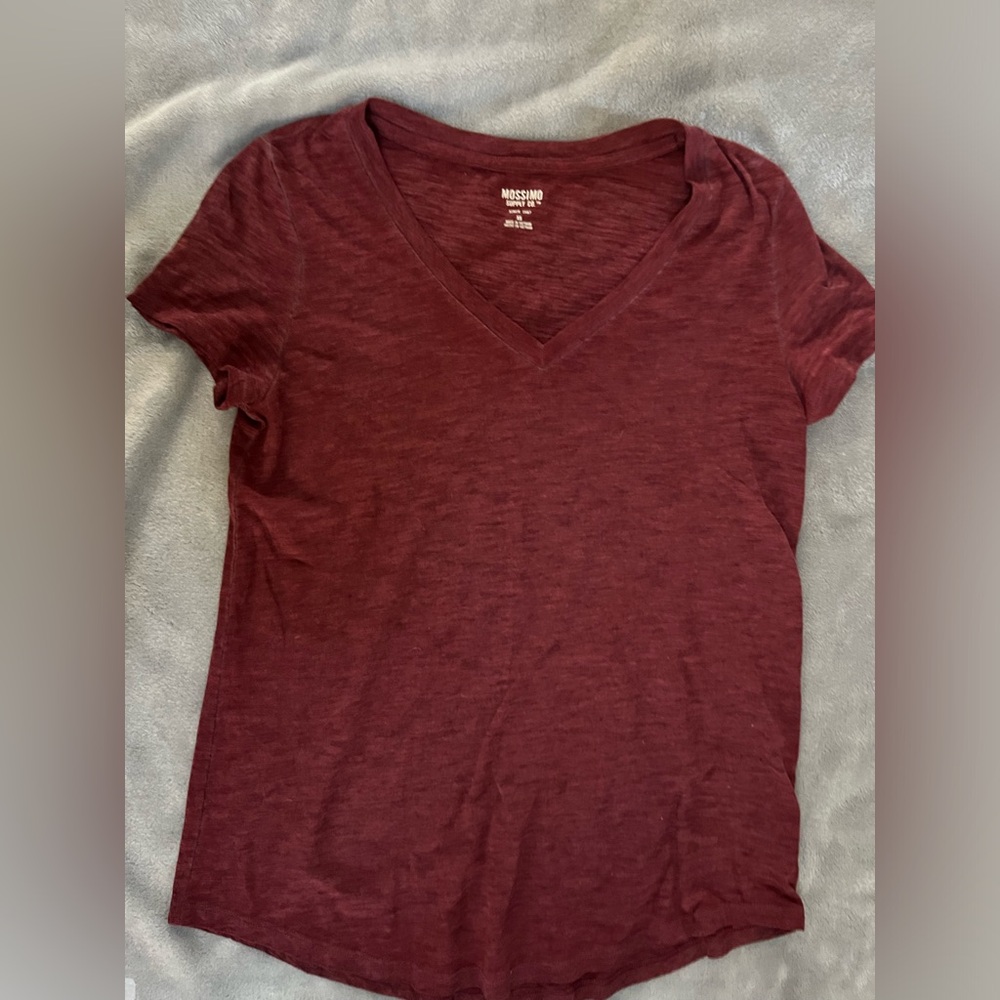 Missimo T shirt color maroon size xs, thin breathable fabric, perfect condition